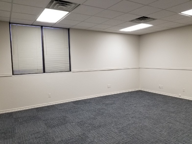 4255 Bryant Irvin Rd, Fort Worth, TX for lease - Other - Image 3 of 12