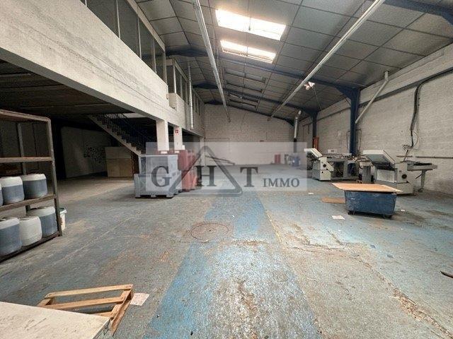 Industrial in Maisons-Alfort for sale - Interior Photo - Image 2 of 7
