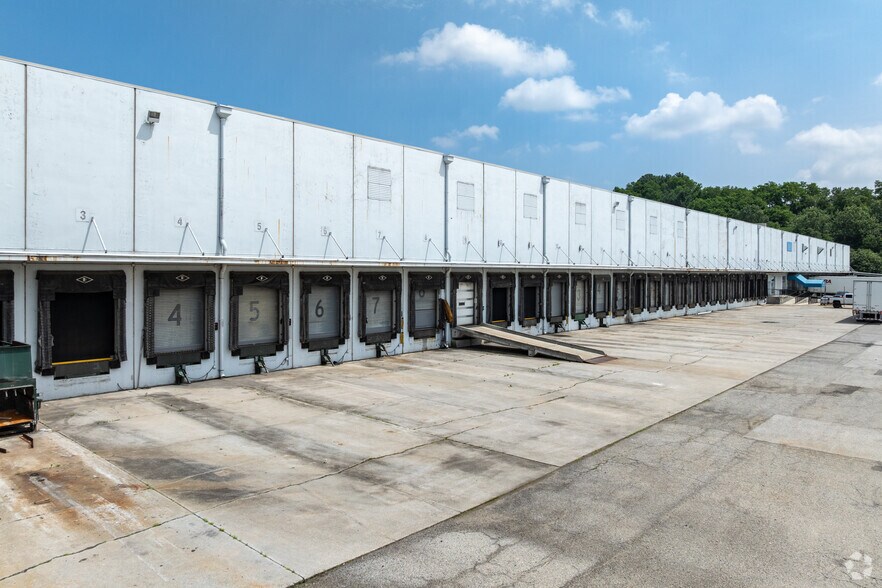 3030 Waterview Ave, Baltimore, MD à louer - Photo du bâtiment - Image 3 de 5