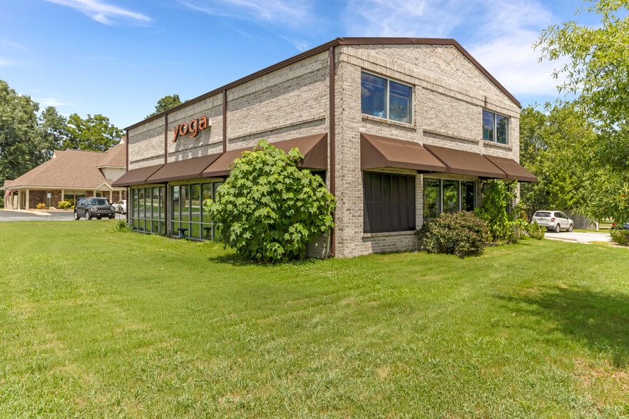 414 W Fernwood Dr, Simpsonville, SC for sale - Building Photo - Image 3 of 39