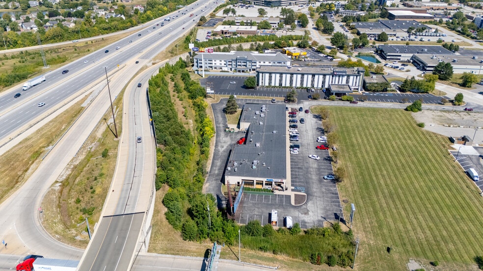 7102-7134 Woodland Dr, Indianapolis, IN for lease - Building Photo - Image 3 of 11