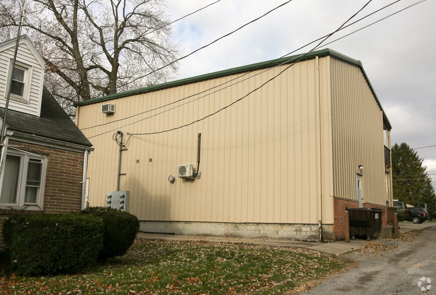 3143 Main St, West Middlesex, PA à louer - Photo du bâtiment - Image 3 de 25