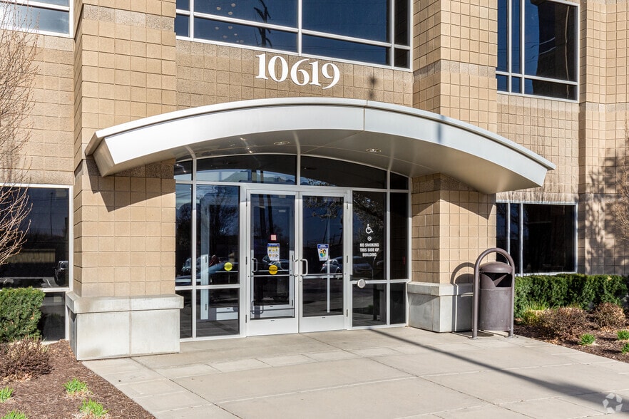 10619 S Jordan Gtwy, South Jordan, UT for lease - Building Photo - Image 3 of 18