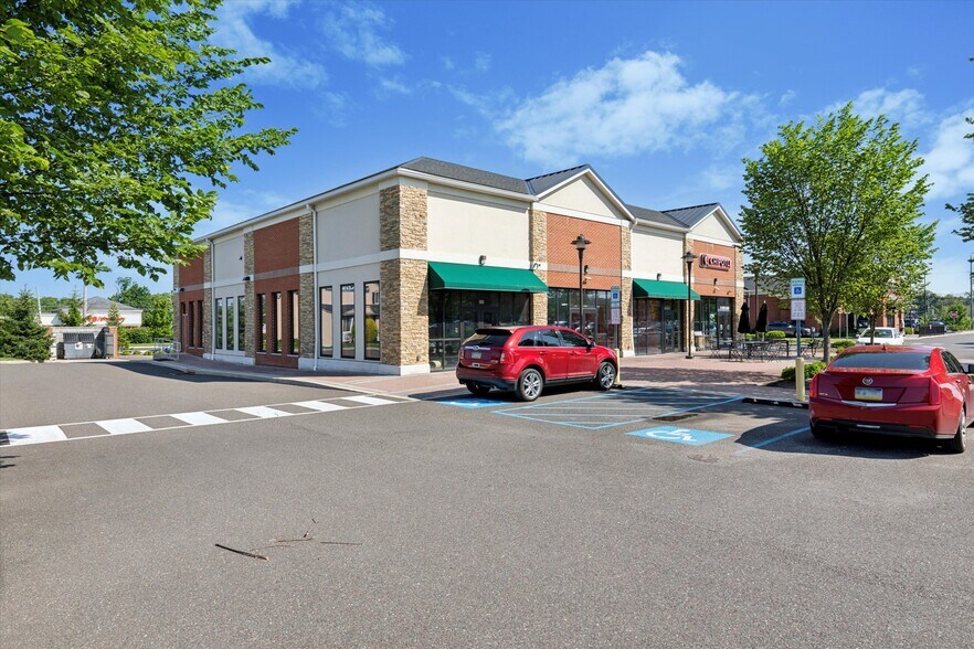 950 Dekalb Pike, Blue Bell, PA à louer - Photo du bâtiment - Image 3 de 20