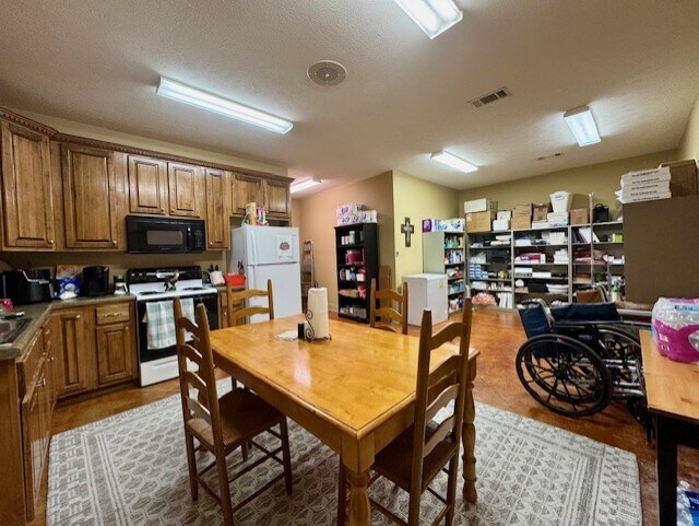 2464 Main St, Plantersville, MS à vendre - Photo intérieure - Image 3 de 34