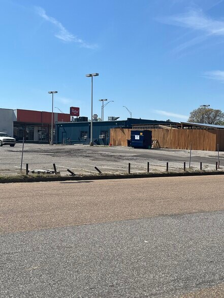 3270 S Highway 51, Memphis, TN à vendre - Photo du bâtiment - Image 2 de 5