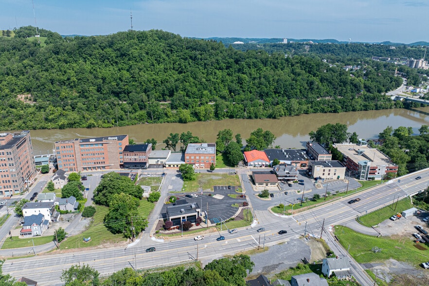 114 Clay St, Morgantown, WV for sale - Building Photo - Image 2 of 4