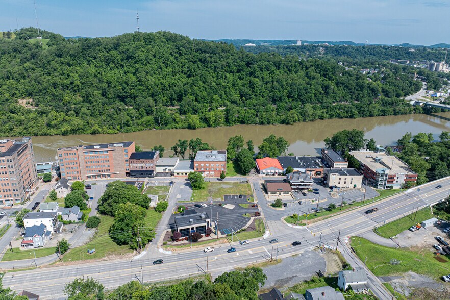Clay Street Development portefeuille de 2 propriétés à vendre sur LoopNet.ca - Photo du bâtiment - Image 3 de 10