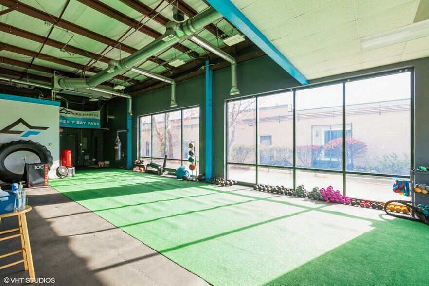 366-380 Bank Dr, Mchenry, IL à louer - Photo intérieure - Image 1 de 26