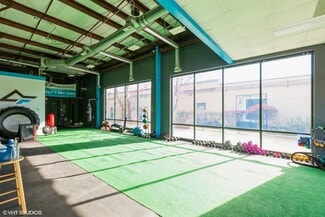 Plus de détails pour 366-380 Bank Dr, Mchenry, IL - Commerce de détail à louer