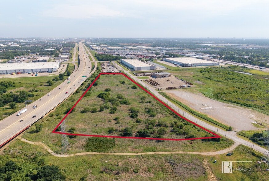 2651 Hardrock Rd, Grand Prairie, TX à vendre - Photo du bâtiment - Image 2 de 6