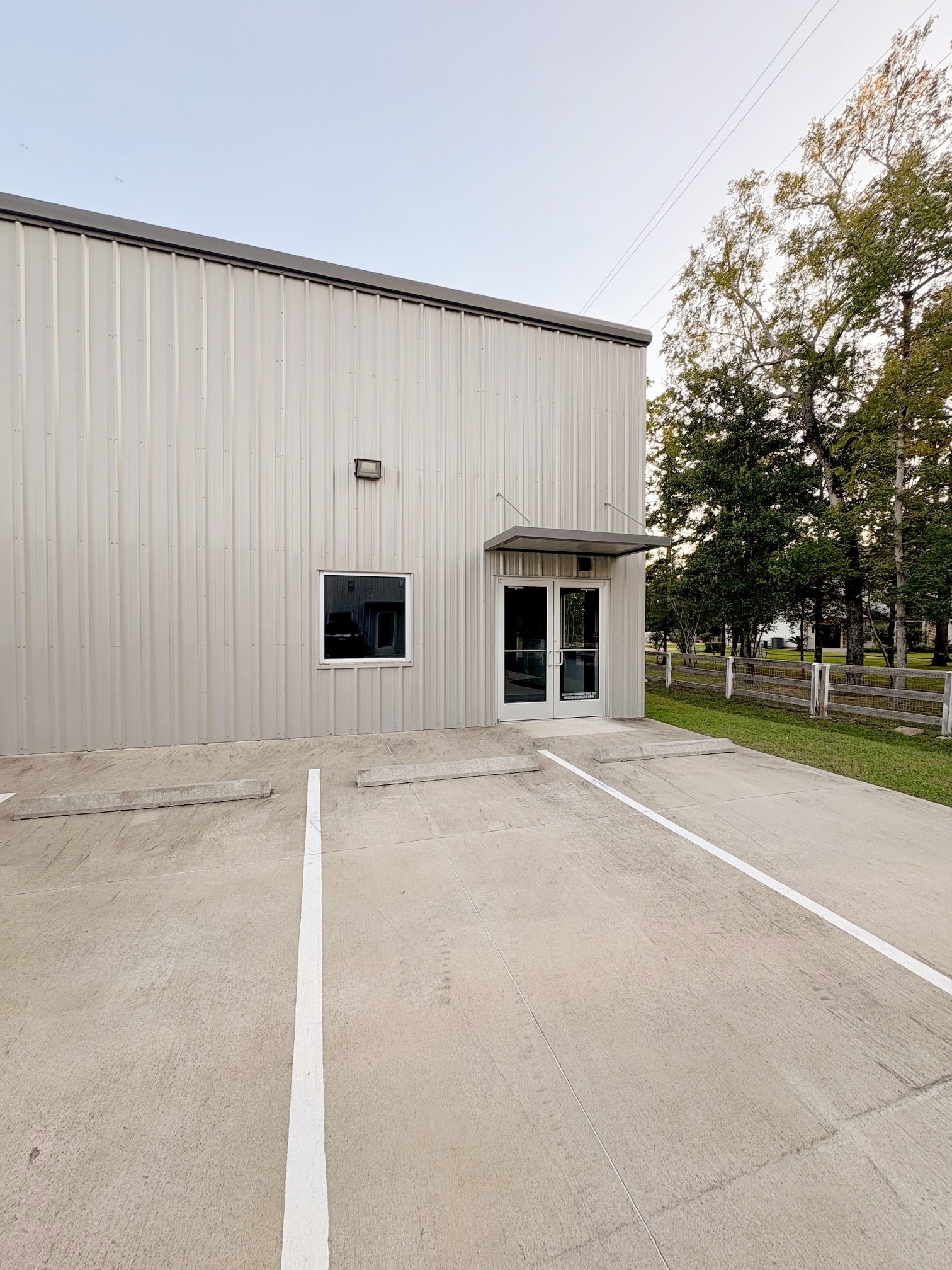 8769 West Ln, Magnolia, TX for lease Building Photo- Image 1 of 10