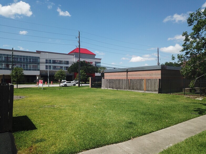 5309 McCulloch Cir, Houston, TX à vendre - Photo du bâtiment - Image 2 de 7