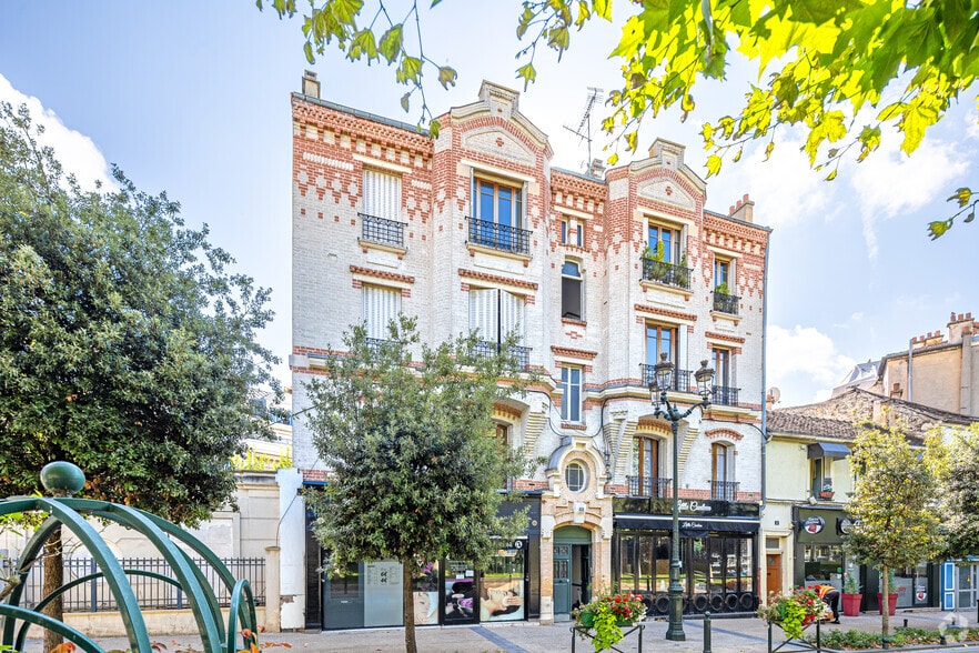 10 Rue Anatole France, Puteaux for lease - Primary Photo - Image 1 of 2