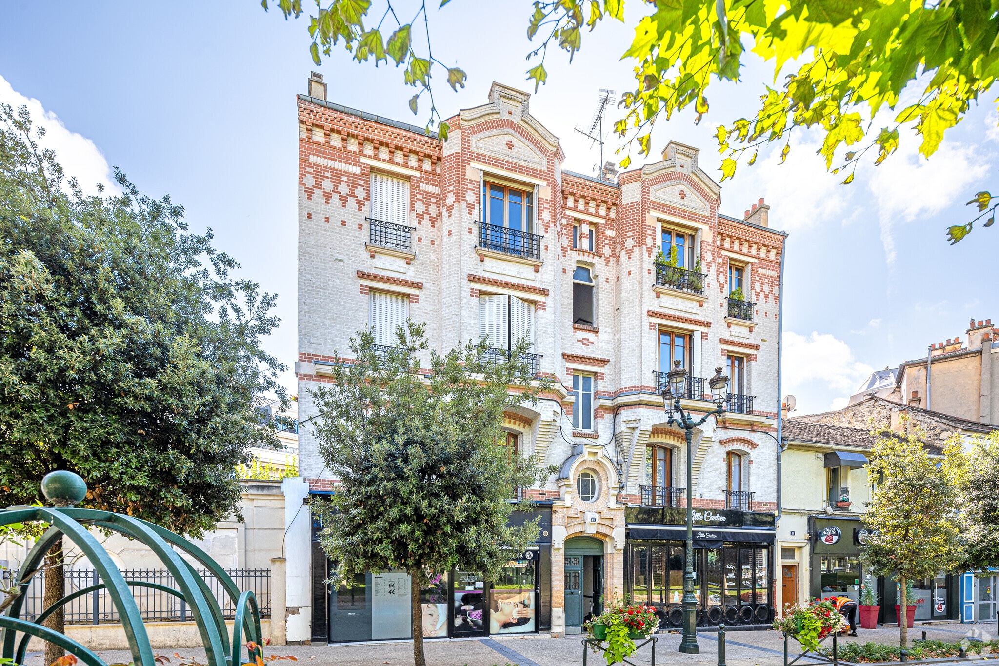 10 Rue Anatole France, Puteaux for lease Primary Photo- Image 1 of 3