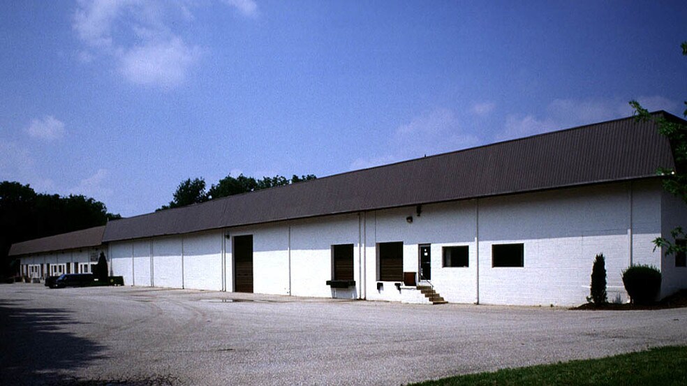 4214-4226 Amos Ave, Baltimore, MD à louer - Photo du bâtiment - Image 2 de 3