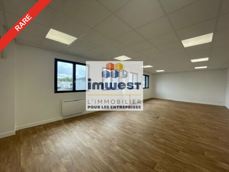 Flex in Rennes for sale - Building Photo - Image 2 of 13