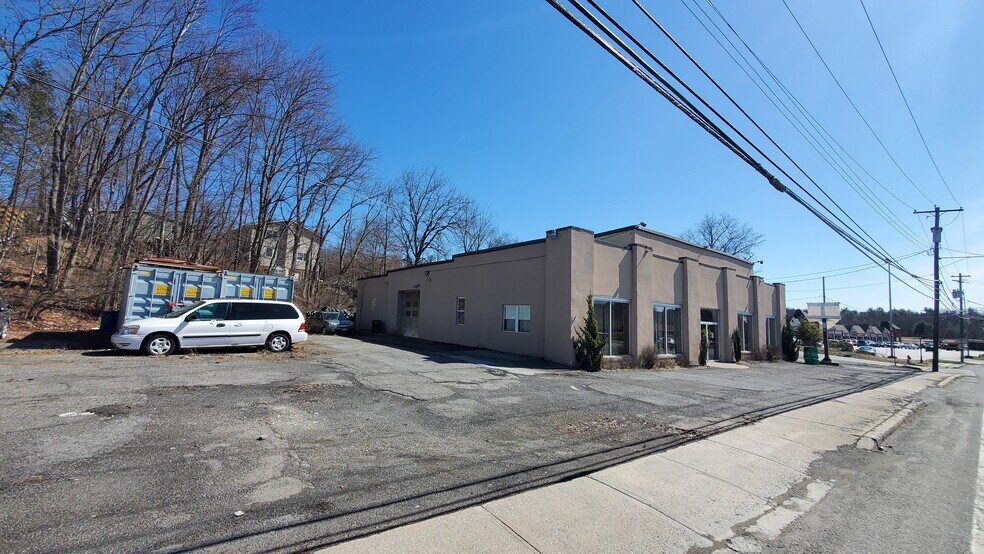 2420 Rt 52, Pine Bush, NY à louer - Photo du bâtiment - Image 2 de 23