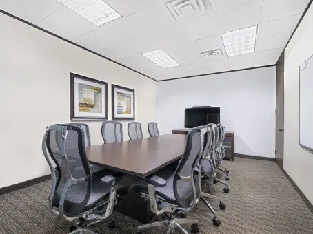 1716 Briarcrest Dr, Bryan, TX for lease - Interior Photo - Image 3 of 8