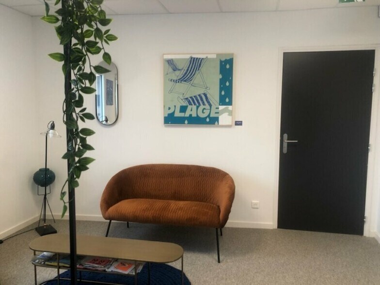 Office in Brest for lease - Building Photo - Image 3 of 5