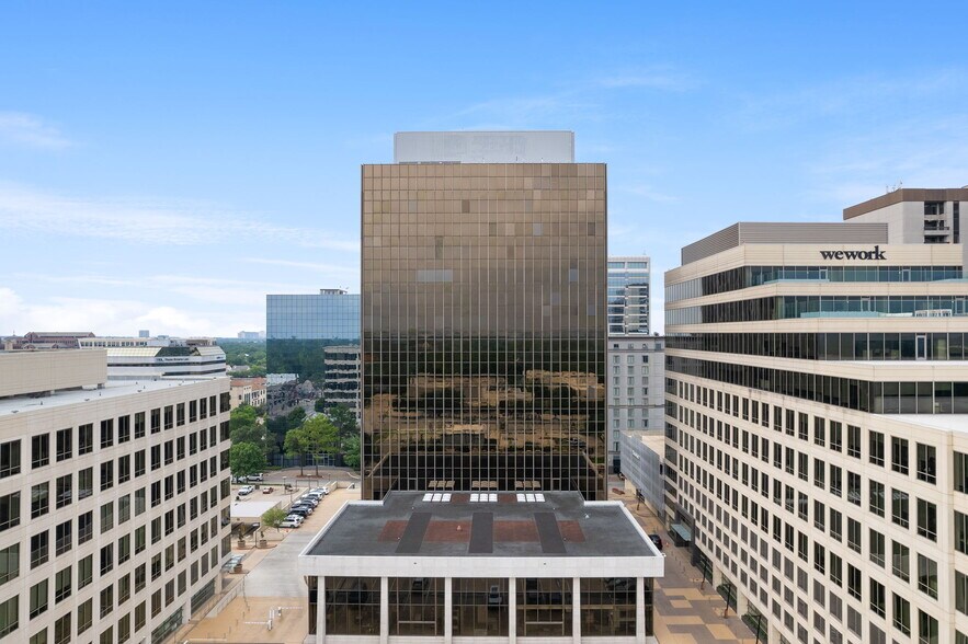 8333 Douglas Ave, Dallas, TX à louer - Photo du bâtiment - Image 2 de 13