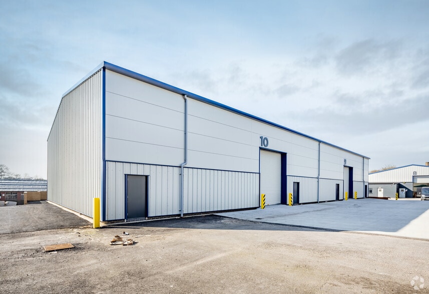 Spotland Rd, Rochdale for lease - Building Photo - Image 1 of 2