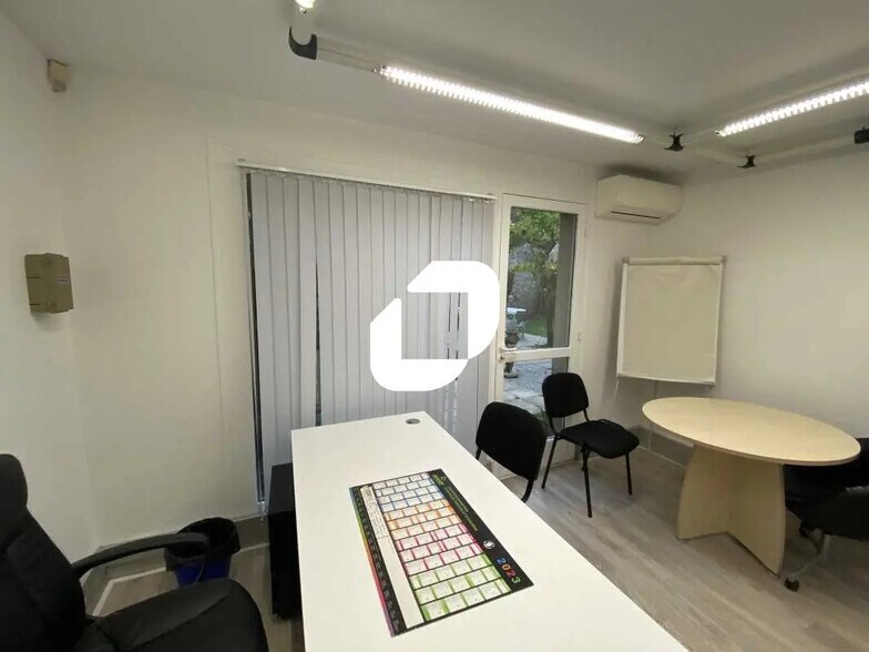 Bureau dans Bordeaux à louer - Photo du bâtiment - Image 2 de 7