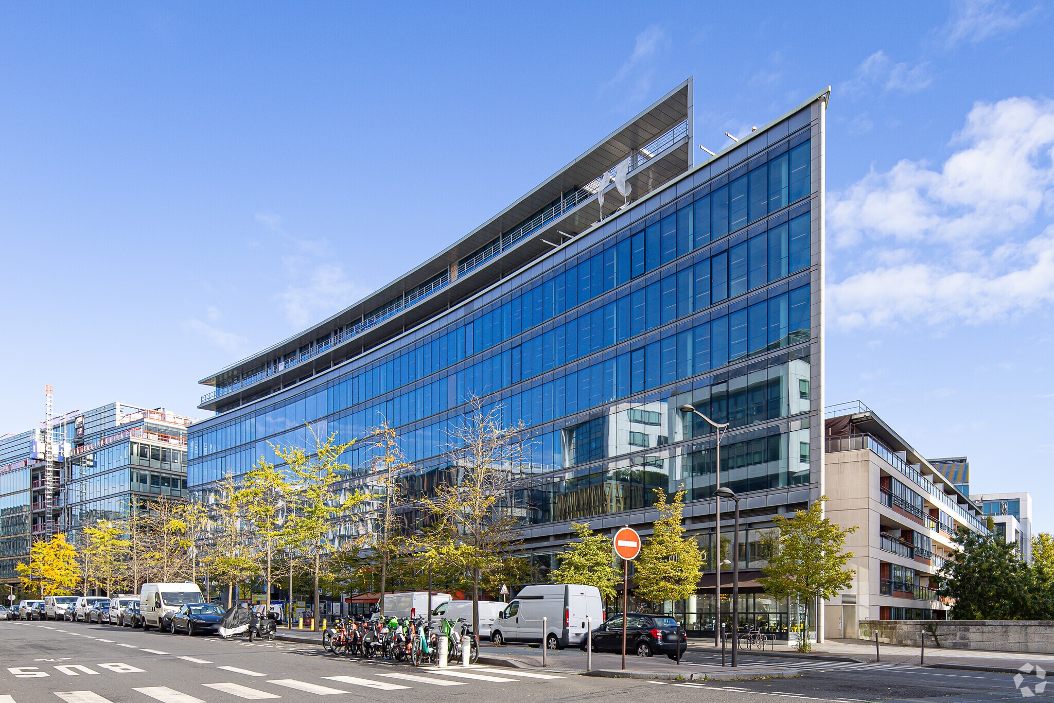 22-34 Avenue Pierre Mendès France, Paris for lease Primary Photo- Image 1 of 8