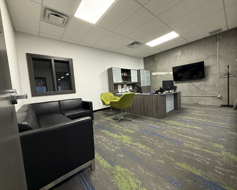 16135-16157 142nd St, Edmonton, AB T6V 1H8 - Unité 6 -  - Photo intérieure - Image 2 of 3