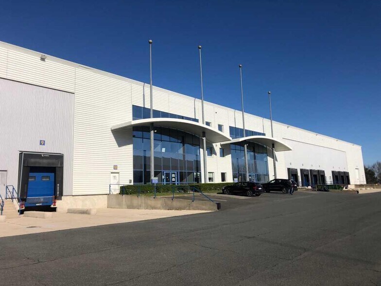 2 Rue Eugene Pottier, Marly-la-Ville for lease - Building Photo - Image 2 of 35