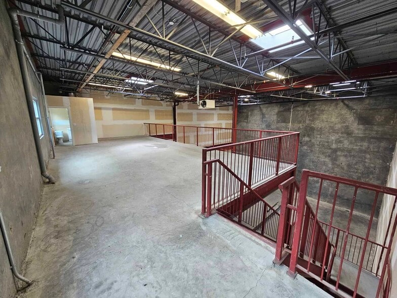 3738 Keith St, Burnaby, BC for lease - Building Photo - Image 3 of 7