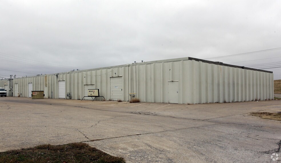 8702-8720 E 41st St, Tulsa, OK à louer - Photo du bâtiment - Image 3 de 3