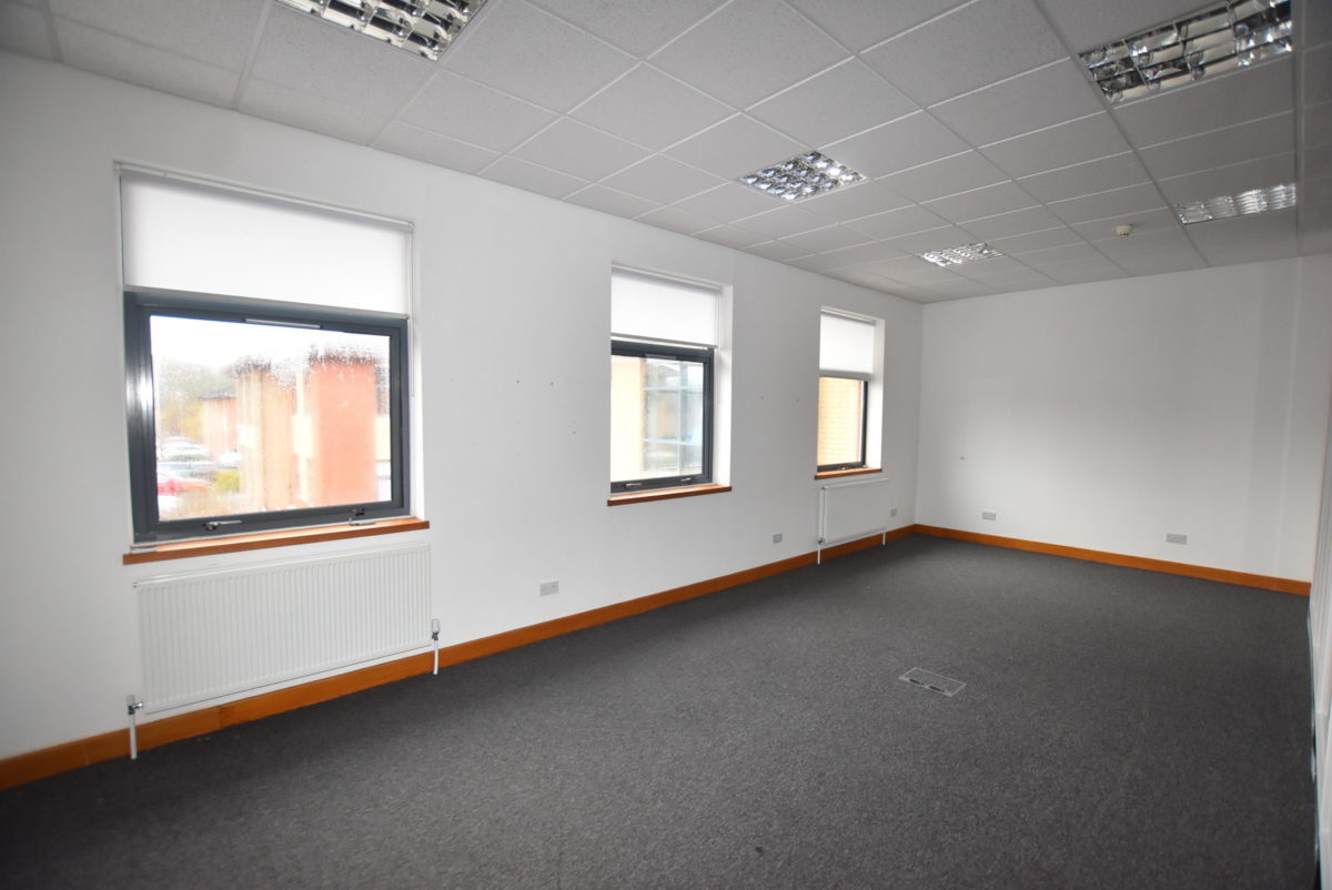 2 Candymill Ln, Hamilton for lease Interior Photo- Image 1 of 2