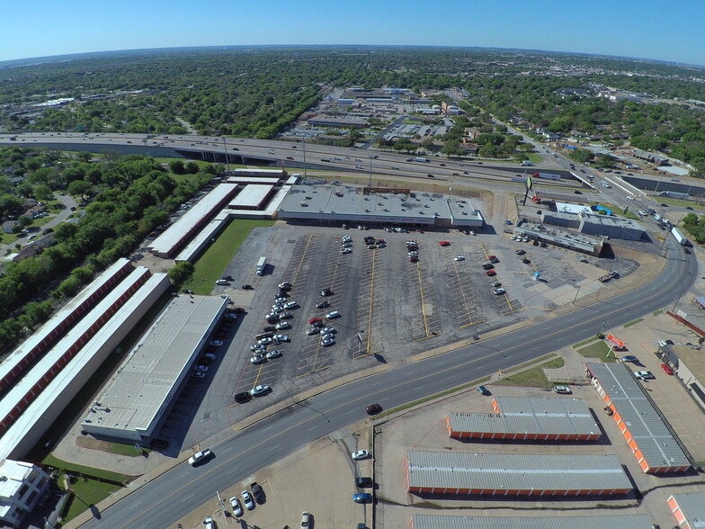 5203 McCart Ave, Fort Worth, TX for lease - Building Photo - Image 3 of 14