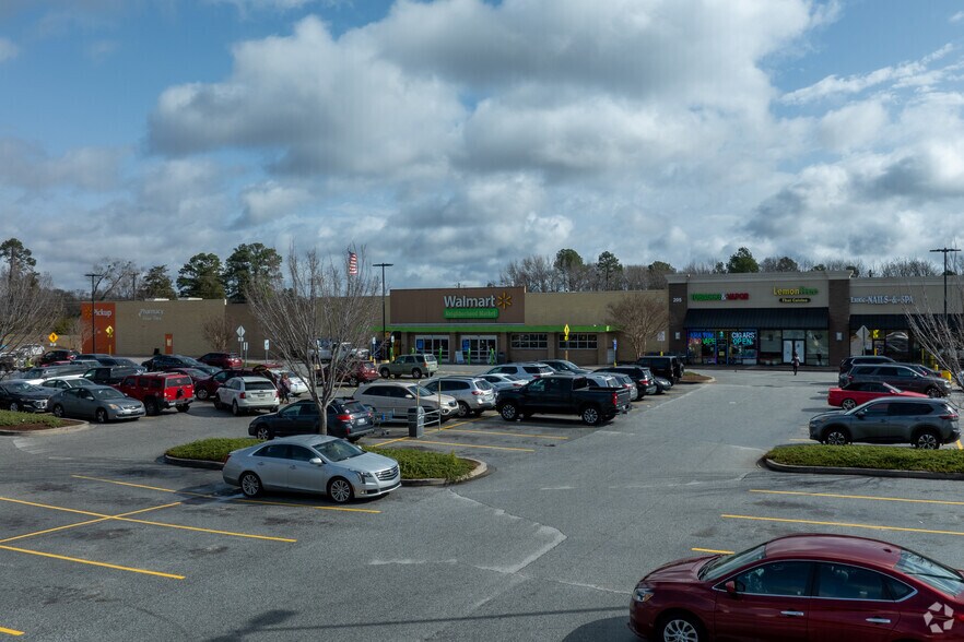 203 Cedar Springs Rd, Spartanburg, SC à louer - Photo du bâtiment - Image 2 de 27