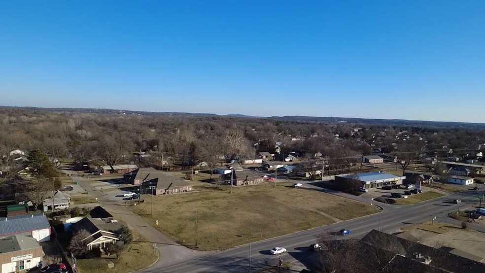 1225 S Main St, Sapulpa, OK à vendre - Photo du bâtiment - Image 2 de 4