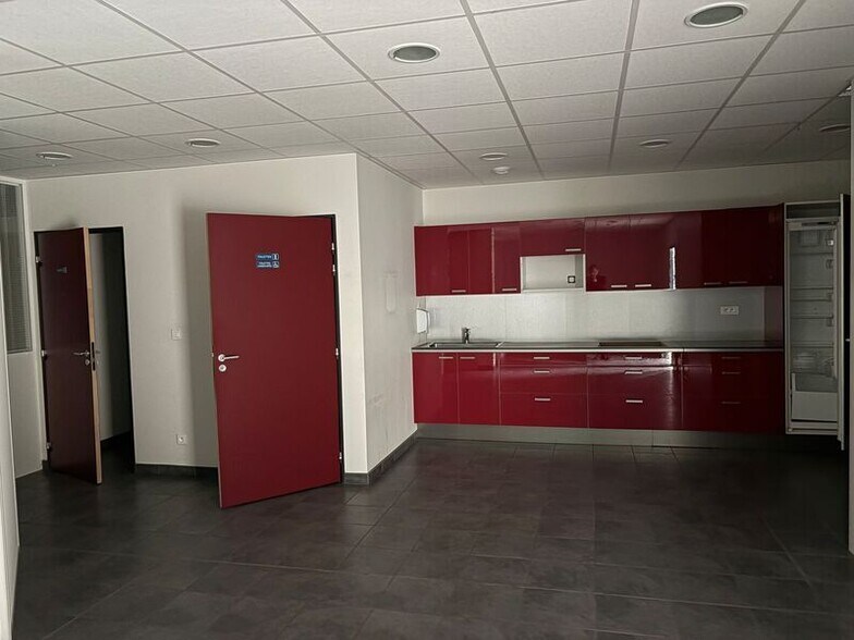 Flex in Vénissieux for sale - Interior Photo - Image 3 of 8
