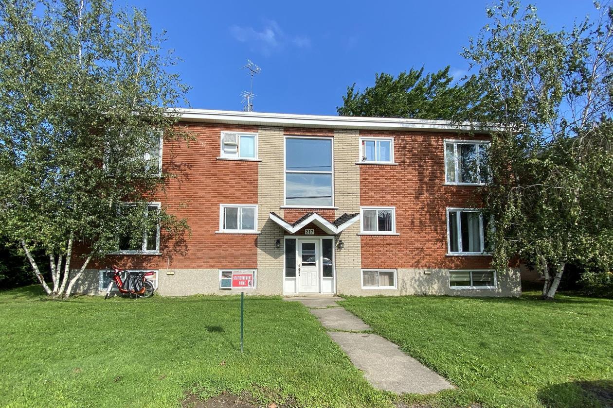 217 Rue Bell, Cowansville, QC à vendre Photo du bâtiment- Image 1 de 1