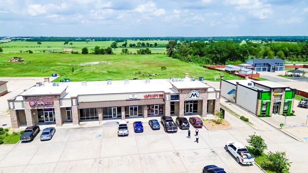 3303 E Main St, Madisonville, TX à louer - Photo du bâtiment - Image 2 de 12
