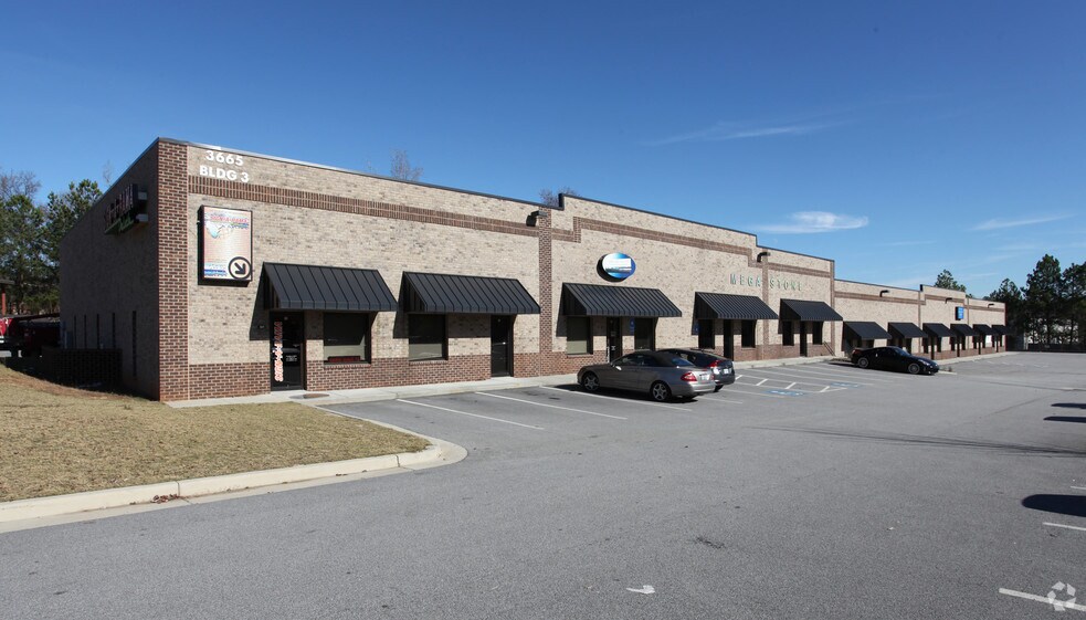 3665 Swiftwater Park Dr, Suwanee, GA for lease - Primary Photo - Image 1 of 2