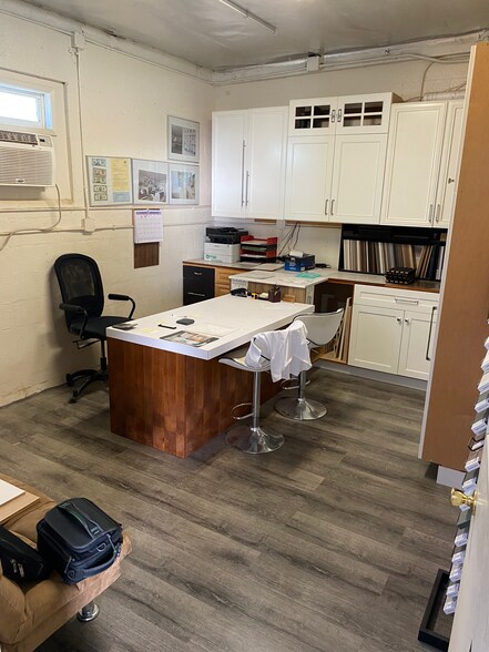 1112 Chestnut St, Burbank, CA à louer - Photo intérieure - Image 2 de 5