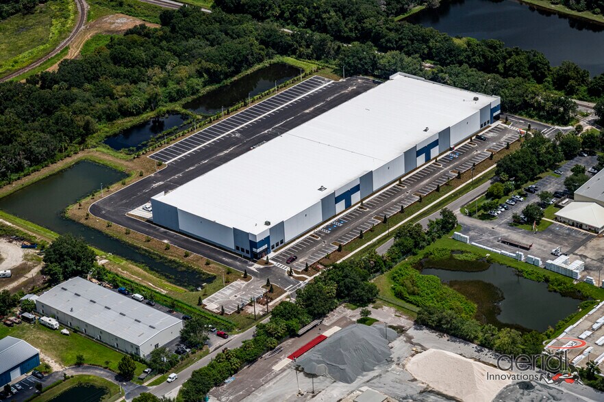 0 Powell Rd, Gibsonton, FL à louer - Photo du bâtiment - Image 2 de 6