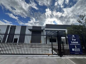 2-8 Camino Cres, Cranbourne West for lease Building Photo- Image 2 of 10