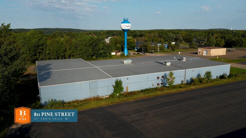 811 Pine St, Saint Croix Falls, WI à vendre - Vidéo sur l’inscription commerciale - Image 2 de 8