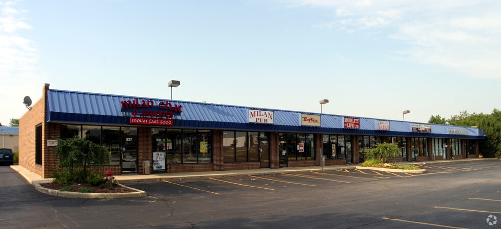 927-967 W Golf Rd, Schaumburg, IL for lease - Building Photo - Image 2 of 9