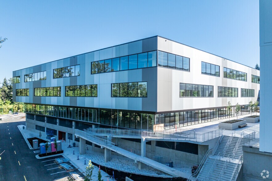 4499 Sanderson Way, Burnaby, BC for lease - Building Photo - Image 2 of 4