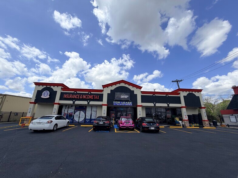 8500 Hillcroft Ave, Houston, TX à louer - Photo du bâtiment - Image 2 de 8