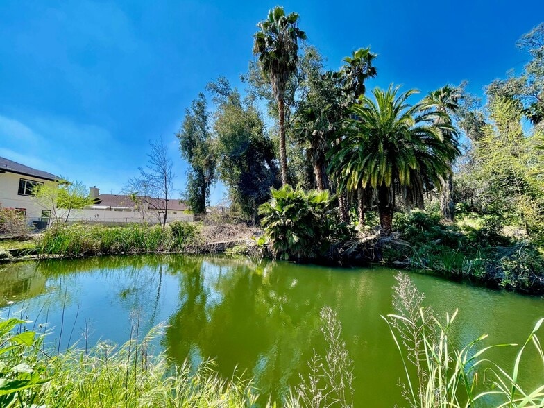 3818 & 3828 N Osbun Rd, San Bernardino, CA à vendre - Photo du bâtiment - Image 2 de 28