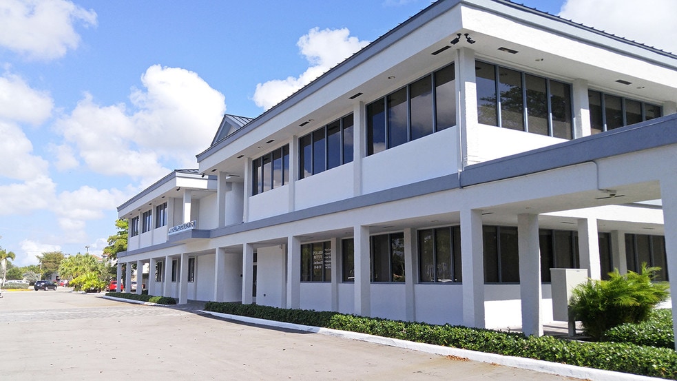 9250 Glades Rd, Boca Raton, FL for lease - Primary Photo - Image 1 of 8