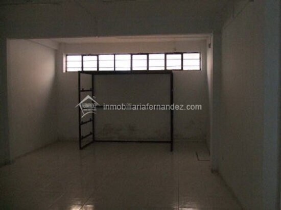 Retail in Cáceres, Cáceres for lease Primary Photo- Image 1 of 7